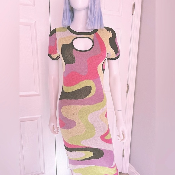 URBAN OUTFITTERS - ANOTHER GIRL COTTON PSYCHEDELIC KNIT CUT OUT MIDI DRESS - Picture 7 of 9